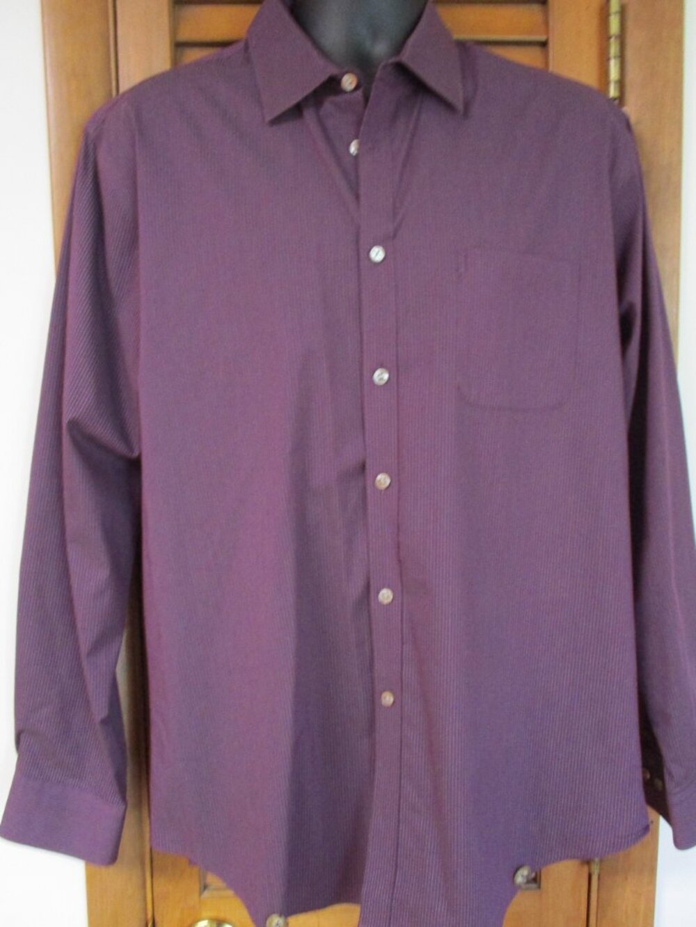 Men's Van Heusen dress shirt, Large